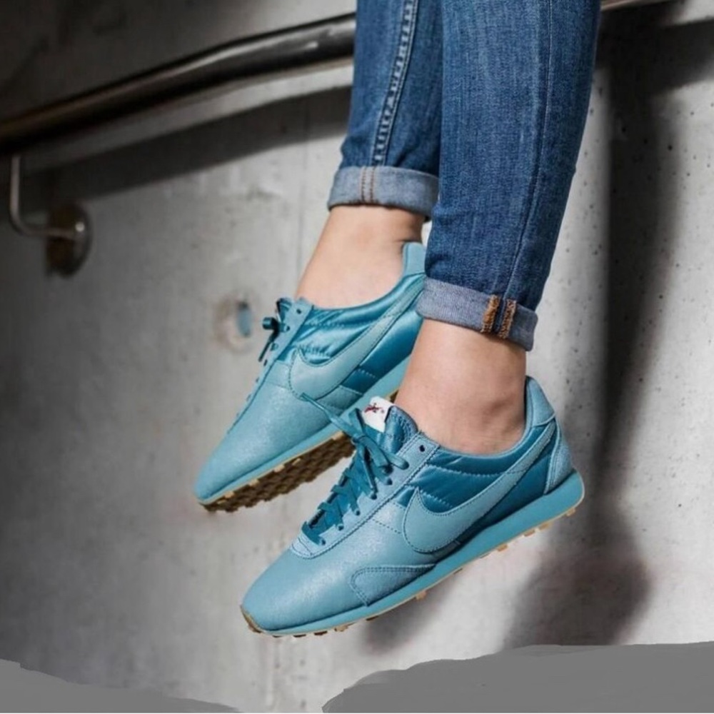 Montreal Racer Nike Sneaker - Picture 2 of 8